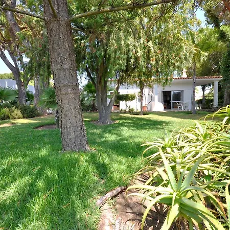 Delightful Single-storey Villa, Private Pool, Free Air Conditioning And Wifi Vilamoura