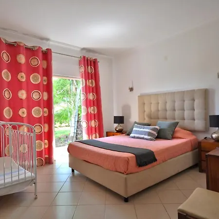 Villa Delightful Single-storey Villa, Private Pool, Free Air Conditioning And Wifi Vilamoura