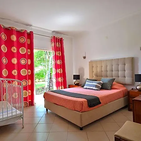 Delightful Single-storey Villa, Private Pool, Free Air Conditioning And Wifi Willa