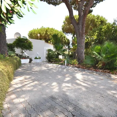 Delightful Single-storey Villa, Private Pool, Free Air Conditioning And Wifi *