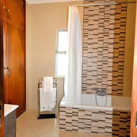 Delightful Single-storey Villa, Private Pool, Free Air Conditioning And Wifi Vilamoura